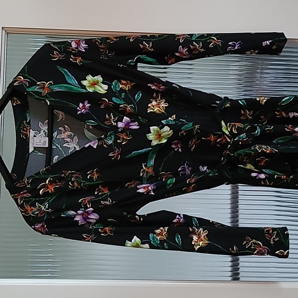 H&M slimming wrap dress - Picture 5 of 6